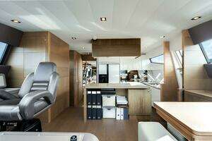 2014 Ferretti Yachts 870 thumbnail 26