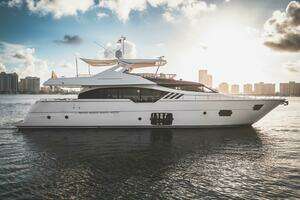 2014 Ferretti Yachts 870 thumbnail 9