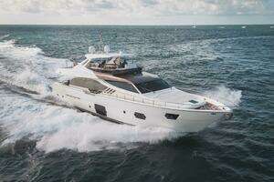 2014 Ferretti Yachts 870 thumbnail 2