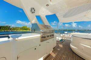 2014 Ferretti Yachts 870 thumbnail 13