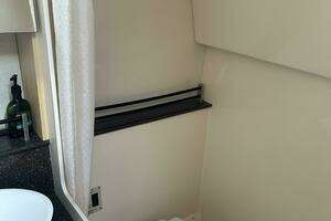 2013 Sea Ray 370 Venture thumbnail 11