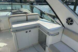 2013 Sea Ray 370 Venture thumbnail 3