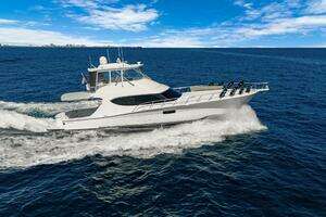 2016 Hatteras GT63 thumbnail 9