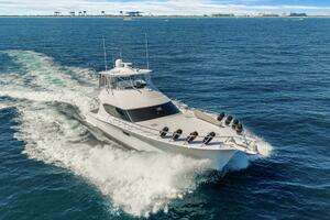 2016 Hatteras GT63 thumbnail 7