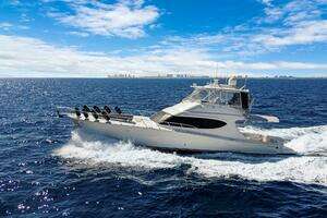 2016 Hatteras GT63 thumbnail 12