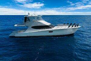 2016 Hatteras GT63 thumbnail 5