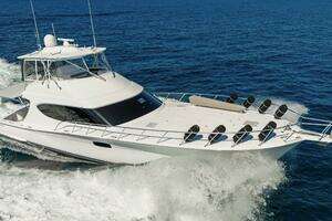 2016 Hatteras GT63 thumbnail 10