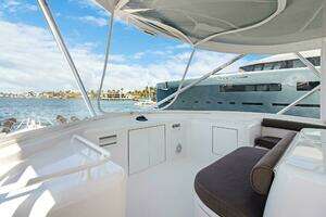 2016 Hatteras GT63 thumbnail 27