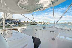 2016 Hatteras GT63 thumbnail 65