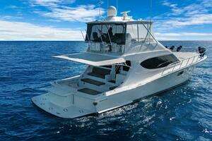 2016 Hatteras GT63 thumbnail 42
