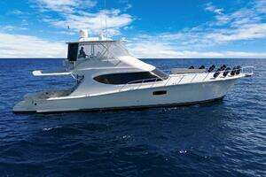 2016 Hatteras GT63 thumbnail 6