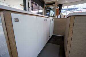 2020 Fountaine Pajot thumbnail 39