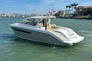 2015 Pursuit 365i Sport Coupe thumbnail 3