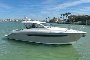 2015 Pursuit 365i Sport Coupe thumbnail 1
