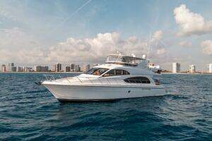 Krohs Nest 2008 Hatteras 64 Motoryacht Yacht For Sale in Southport NC