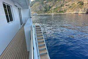 2003 Royal Denship Motor Yacht thumbnail 32