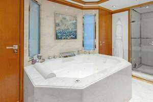 2003 Royal Denship Motor Yacht thumbnail 23