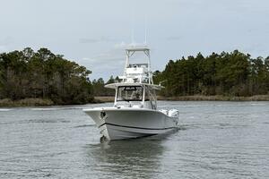 2019 Regulator 41 CC- STEEL HOOK'N- Bow