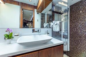 64FT (19.51M) GALEON