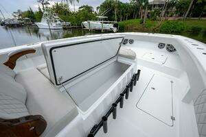 2023 Freeman 42 LR Center Console thumbnail 18