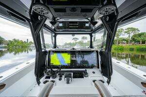 2023 Freeman 42 LR Center Console thumbnail 9