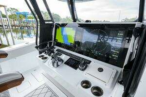 2023 Freeman 42 LR Center Console thumbnail 10