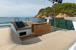 2026 Beneteau First 44 thumbnail 13
