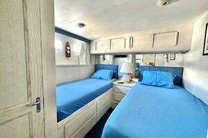 1987 Hatteras 54 MotorYacht thumbnail 24
