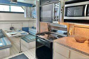 1987 Hatteras 54 MotorYacht thumbnail 17