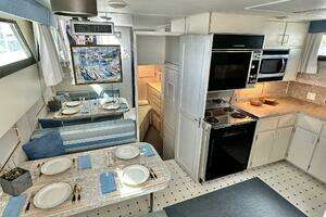 1987 Hatteras 54 MotorYacht thumbnail 16