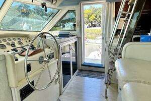 1987 Hatteras 54 MotorYacht thumbnail 10
