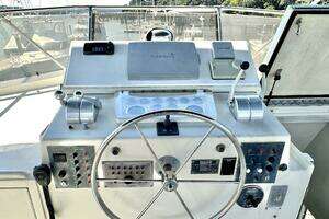 1987 Hatteras 54 MotorYacht thumbnail 31