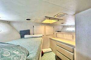1987 Hatteras 54 MotorYacht thumbnail 25
