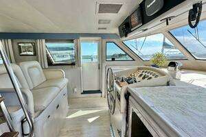 1987 Hatteras 54 MotorYacht thumbnail 9