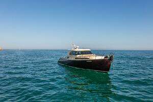 La Vie En Rose 2006 Mochi Craft Mochi 51 Dolphin Yacht For Sale in Marina di Villamoura Algarve 