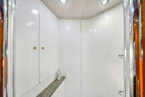 2003 Sunseeker 94 Motor Yacht thumbnail 25