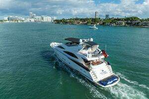 2003 Sunseeker 94 Motor Yacht thumbnail 5