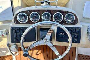 2001 Carver 40 Flybridge thumbnail 9