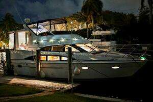 2001 Carver 40 Flybridge thumbnail 12