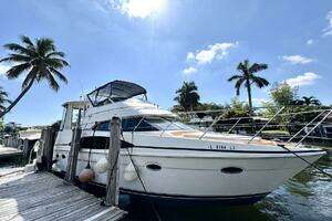 2001 Carver 40 Flybridge thumbnail 2