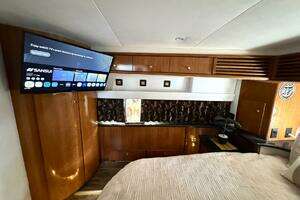 2001 Carver 40 Flybridge thumbnail 21