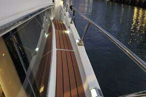 2001 Carver 40 Flybridge thumbnail 32