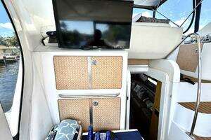 2001 Carver 40 Flybridge thumbnail 30