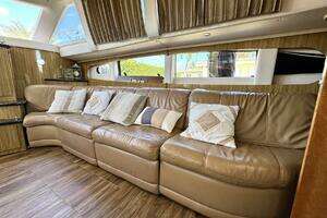 2001 Carver 40 Flybridge thumbnail 17
