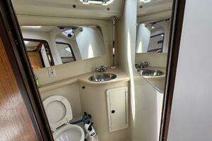 2001 Catalina 400 MKII thumbnail 33