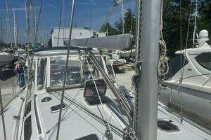 2001 Catalina 400 MKII thumbnail 21