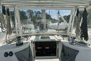 2001 Catalina 400 MKII thumbnail 24