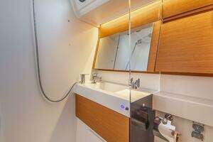2023 Jeanneau Sun Odyssey 410 thumbnail 60