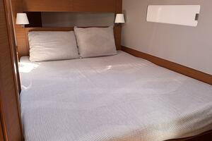 Knot 4 Sail 41ft Jeanneau Yacht For Sale