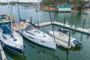 2023 Jeanneau Sun Odyssey 410 thumbnail 13